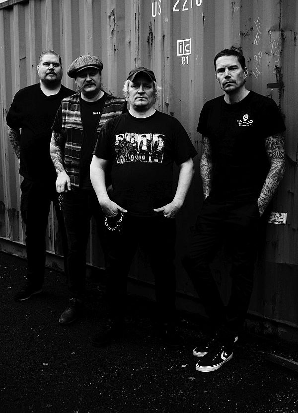 Manifesto Jukebox (FIN) & Wasted (FIN) on tour in May!