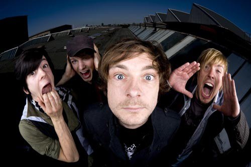 THE INTERSPHERE supporten KARNIVOOL