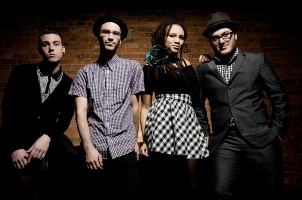 THE SKINTS - ALBUM IM MÄRZ / VIDEOCLIP / TOURDATEN