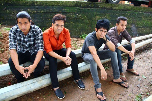 -Yangon Calling - Punk in Myanmar- Film + Concert by -Side Effect- (Myanmar) and -Priscilla Sucks