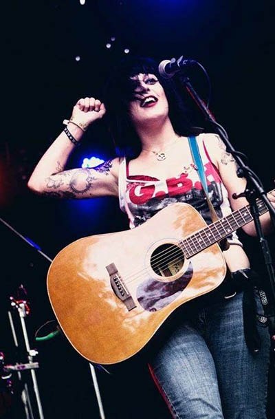 LOUISE DISTRAS: official video for "Shades of Hate"