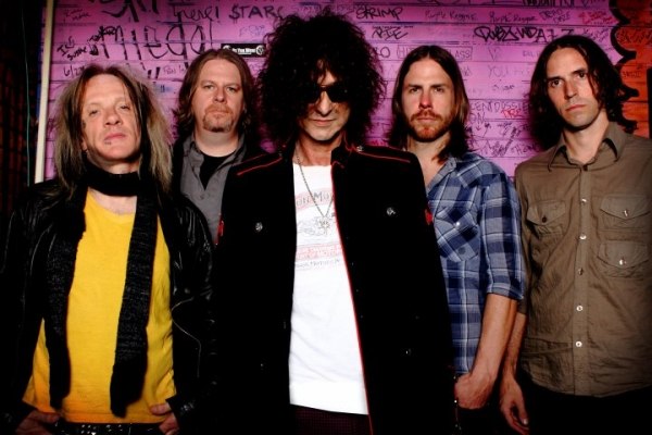 Venrez: After Tour with Slash, Now on European Tour with New Album + Buckcherry & Hardcore Superstar