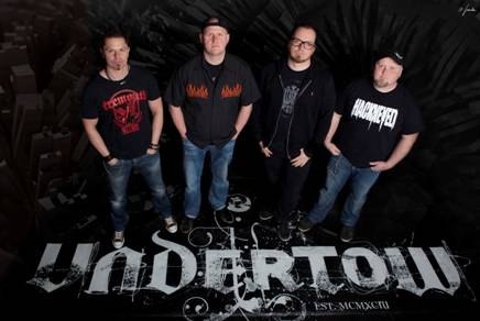 Undertow:  Lyricvideo zu "BoxShapedHeart" online