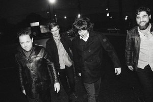 ROLL THE TANKS: Für Fans von Joe Strummer und Replacements - Neu auf Epitaph Records