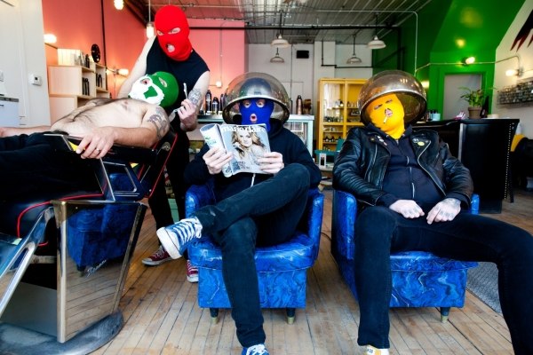 MASKED INTRUDER - NEUES ALBUM AM 23.05. AUF FAT WRECK !