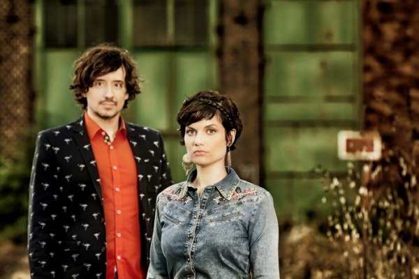 MRS. GREENBIRD kündigen - Postcards - -Tour 2015 an