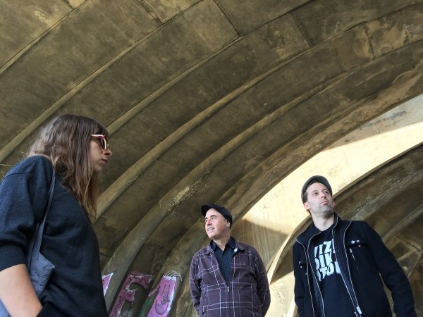 Neuer Videoclip der Band Acht Eimer Hühnerherzen "TRÄNENGAS" + TOURDATEN