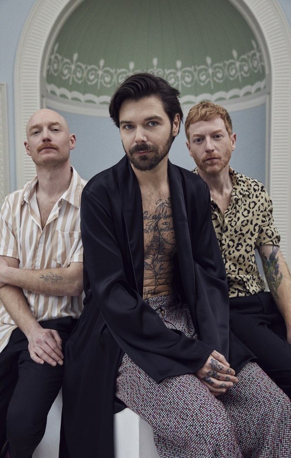 "Space" - das neue Musikvideo von Biffy Clyro