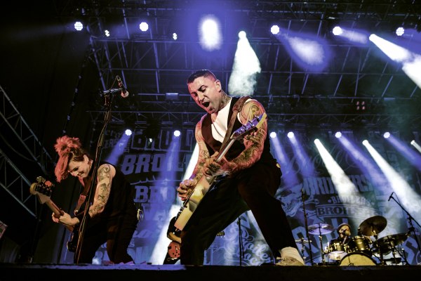 Neuer Song und Musikvideo von den Broilers
