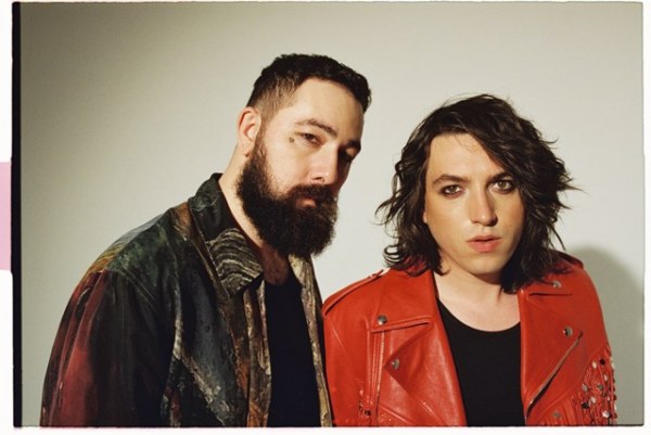 LOVELESS - Neue Single via Rise Records!
