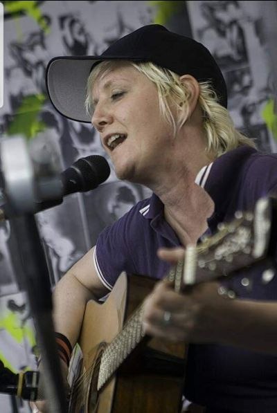 Wick Bambix (Acoustic Punk; NL) - Video: Solitary
