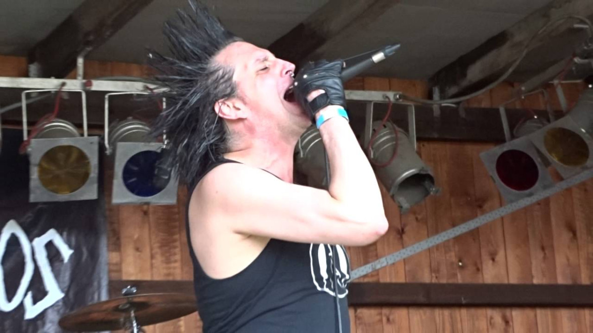 Total Chaos Refuse Open Air
