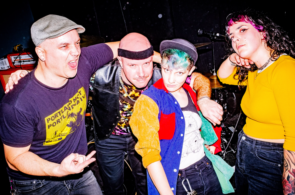 Triple Lutz: „Trigger Warning“ als Vorbote des ersten Albums