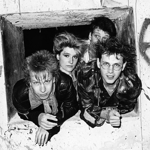 BLUTTAT live Punk Sa. 20.April Altes Schilderhaus Mülheim an der Ruhr