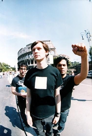 TOUR VON NEW IDEA SOCIETY