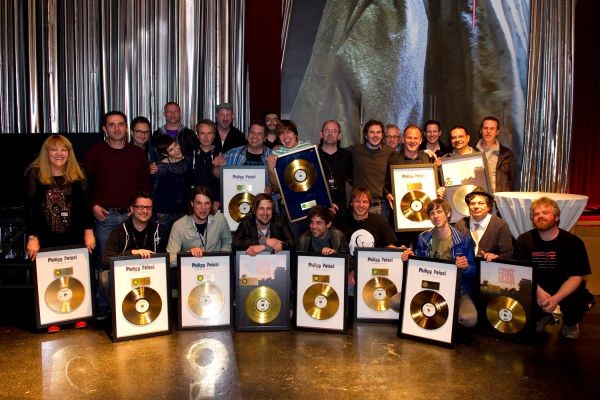 Philipp Poisel ... Gold für das Debütalbum - ... Himmel - und  -... Toulouse - in Köln!
