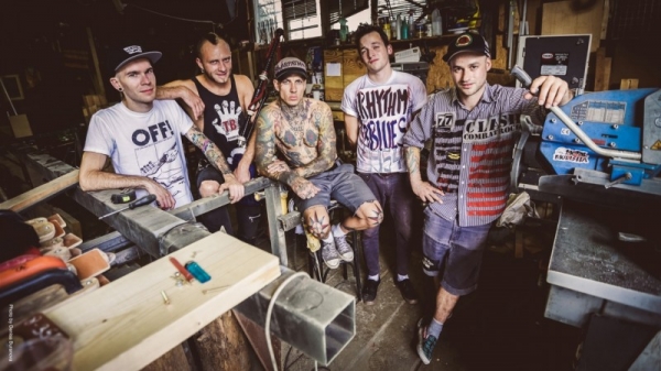 PIPES & PINTS - NEUES RELEASE AM 02.11.2012 - LYRIC VIDEO ! 