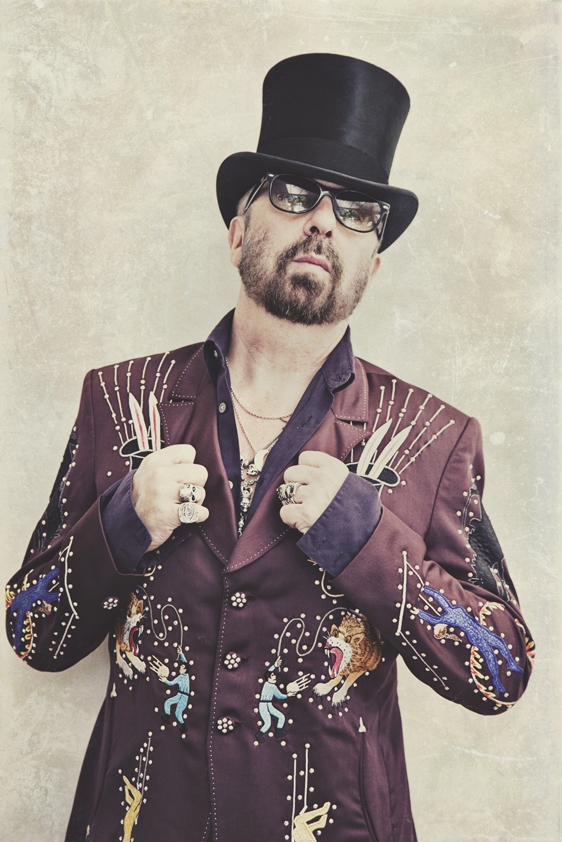 DAVE STEWART -  "ZIRKUS-VIDEOCLIP" ONLINE !