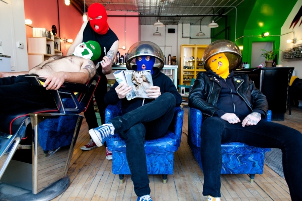MASKED INTRUDER - NEUES ALBUM AM 23.05. AUF FAT WRECK !