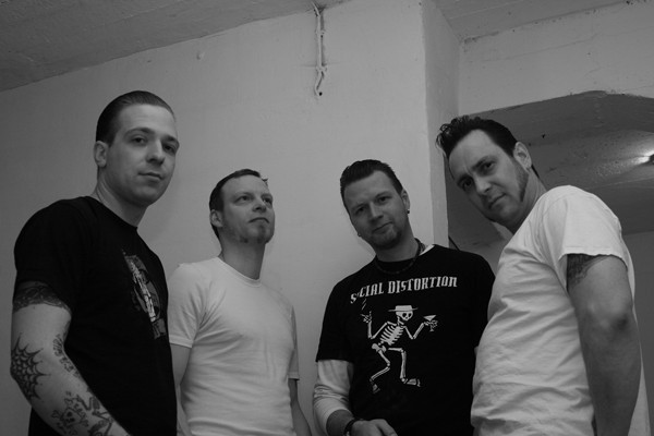 Moonshine Gamblers – Addicted to Rust