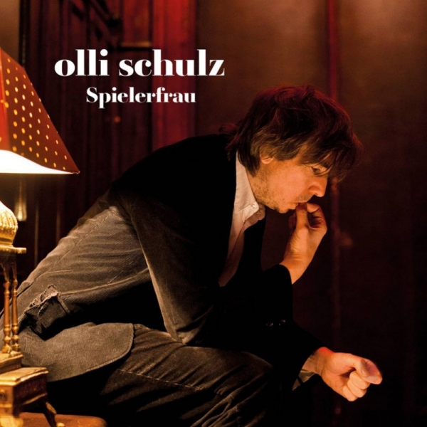 OLLI SCHULZ – SPIELERFRAU