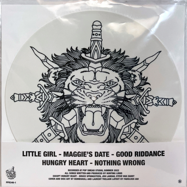 HUNTING LIONS – LIGHT